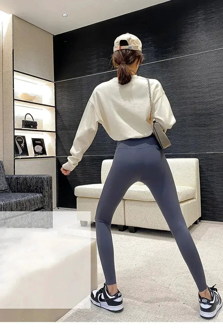Simples Market shark leggings; black high-waist slim-fit athletic leggings for women