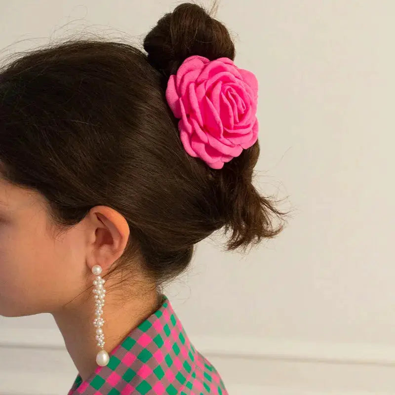 LuxeHair Stereoscopic Rose Hair Clips For Women Sturdy Back Of The Head Shark Clips Fashionable Hair Accessories