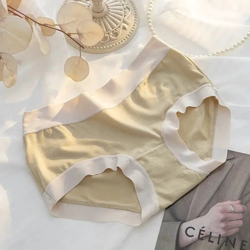 4Pcs set women's panties in beige with white trim, seamless modal underwear by Simples Market