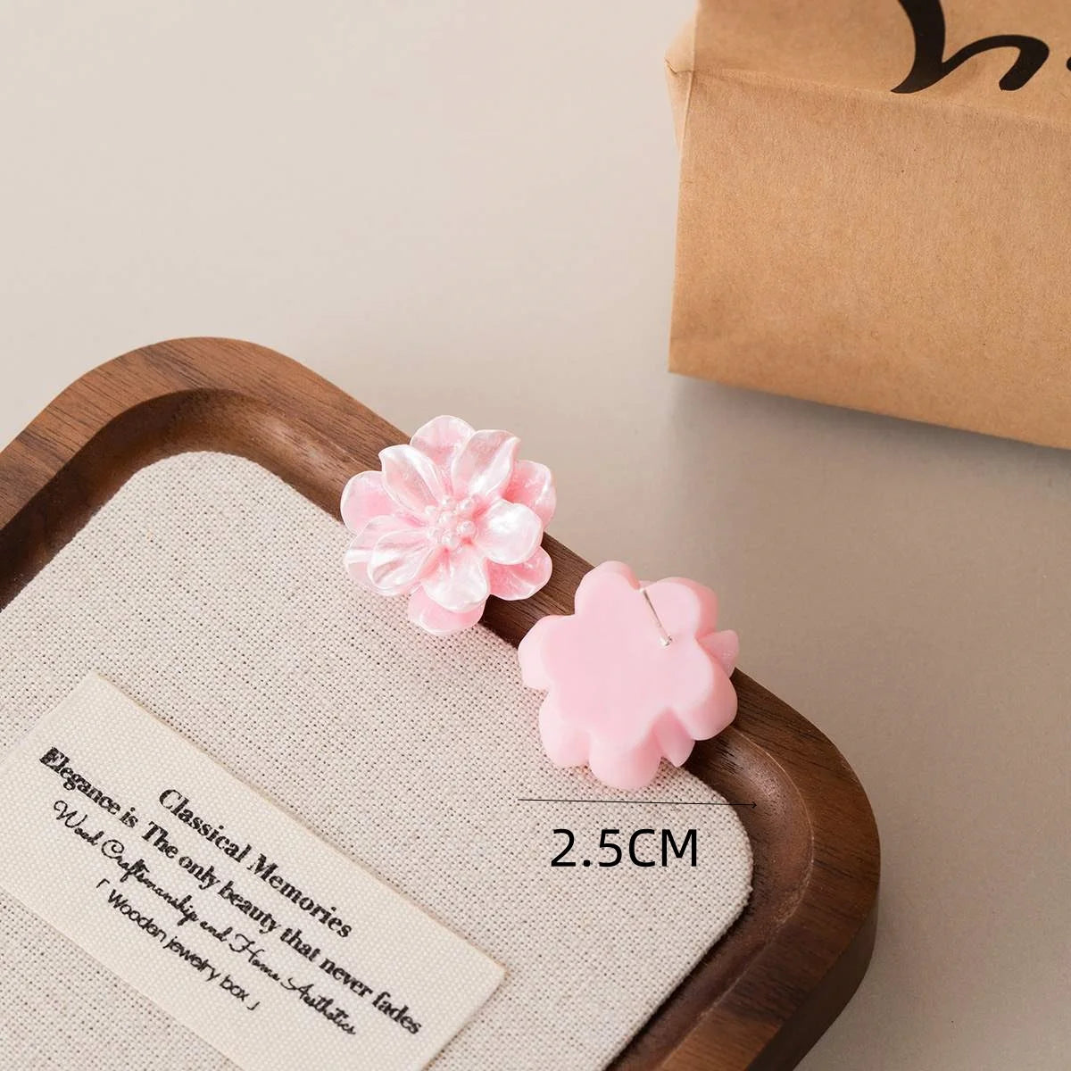 Simples Market pink flower stud earrings camellia-style, 2 pieces shown