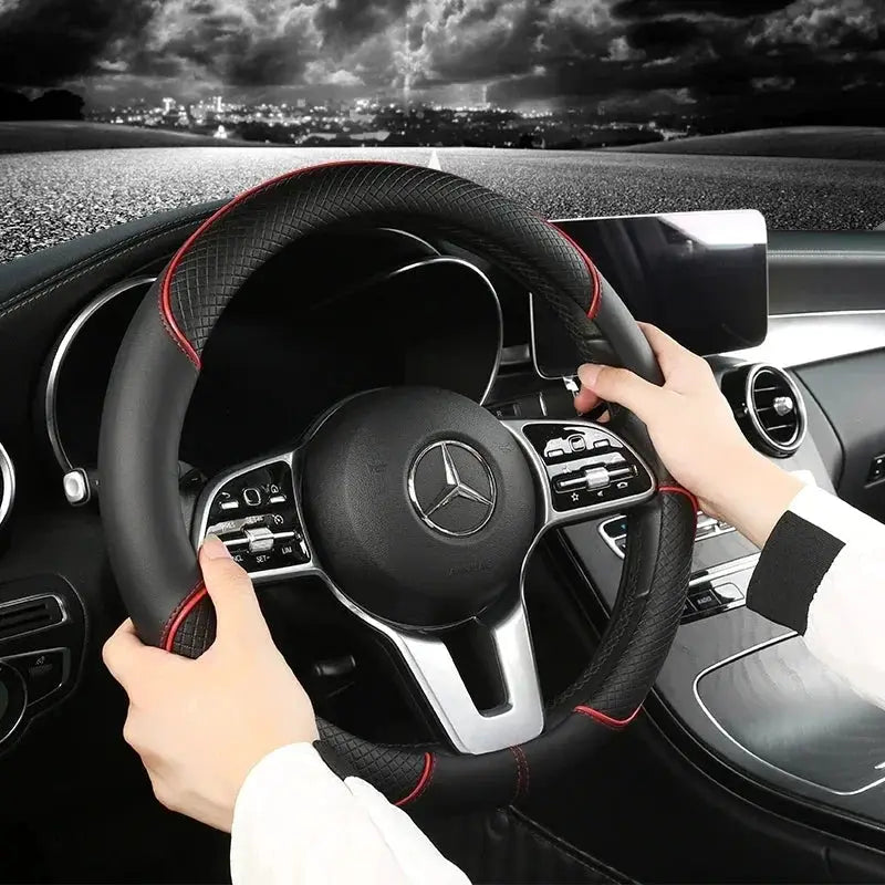 Steering wheel cover in black microfiber leather, 38 cm, non-slip.