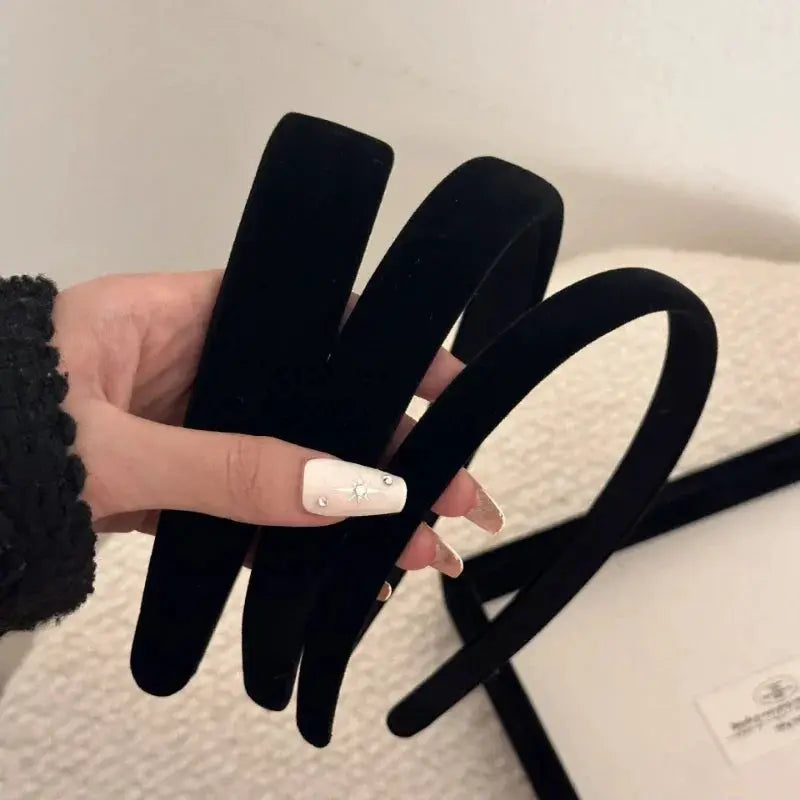 KoreanGlam Black Vintage Inspired Hairband for Women and Girls Elegant Durable Plastic Headdress