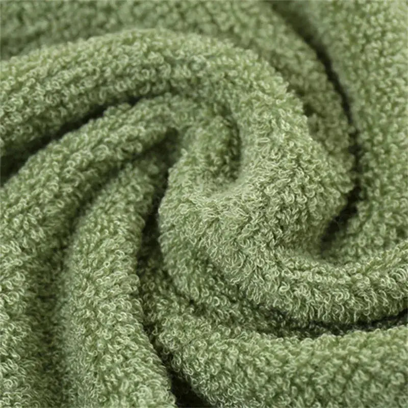 Set of 2 bamboo fiber bathroom towels in green, 34x74cm and 70x140cm