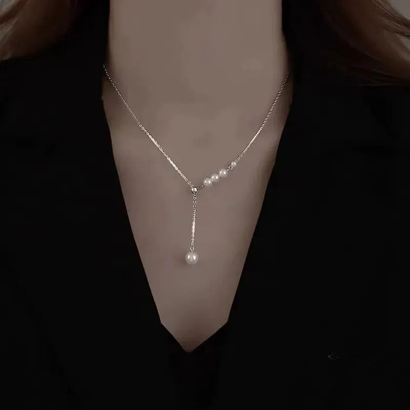Pearl choker necklace, gold-tone chain with drop pearl pendant, Simples Market