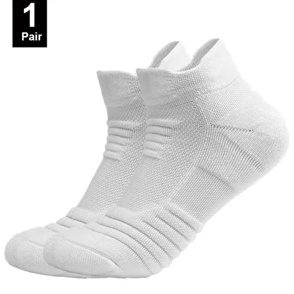 Anti Slip Mens Football And Basketball Socks Breathable Deodorizing Sweat Wicking Size 39 To 45