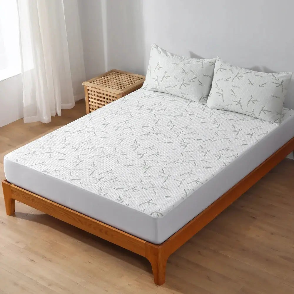Bamboo Mattress Protector by Simples Market, white with grey bamboo print, breathable 3D air fabric fits 90/140/160 cm.