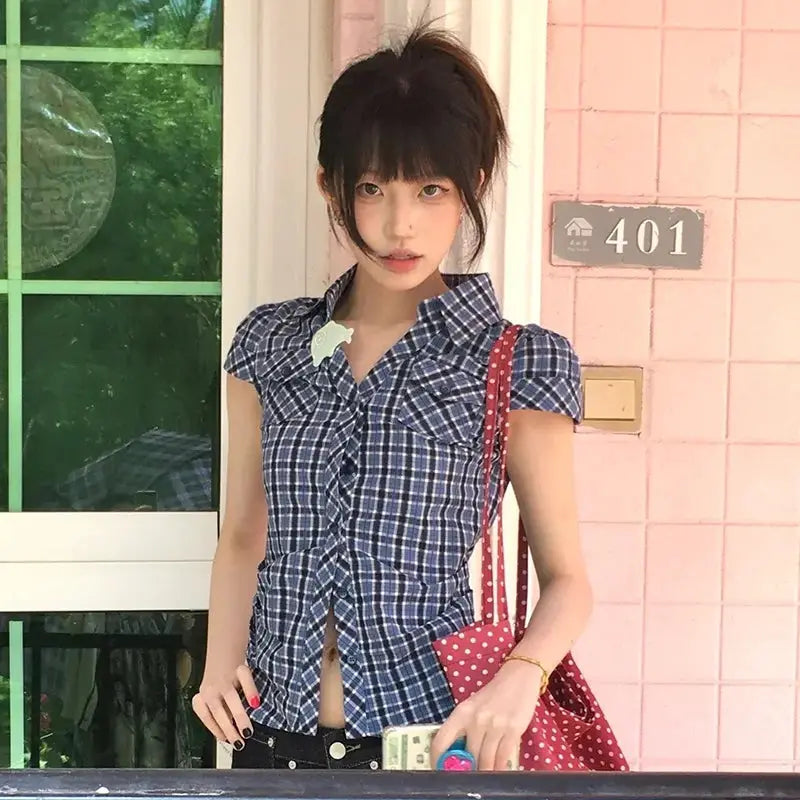 Karrram plaid shirt, blue checkered short-sleeve top, Harajuku Y2K style, paired with red polka-dot tote.