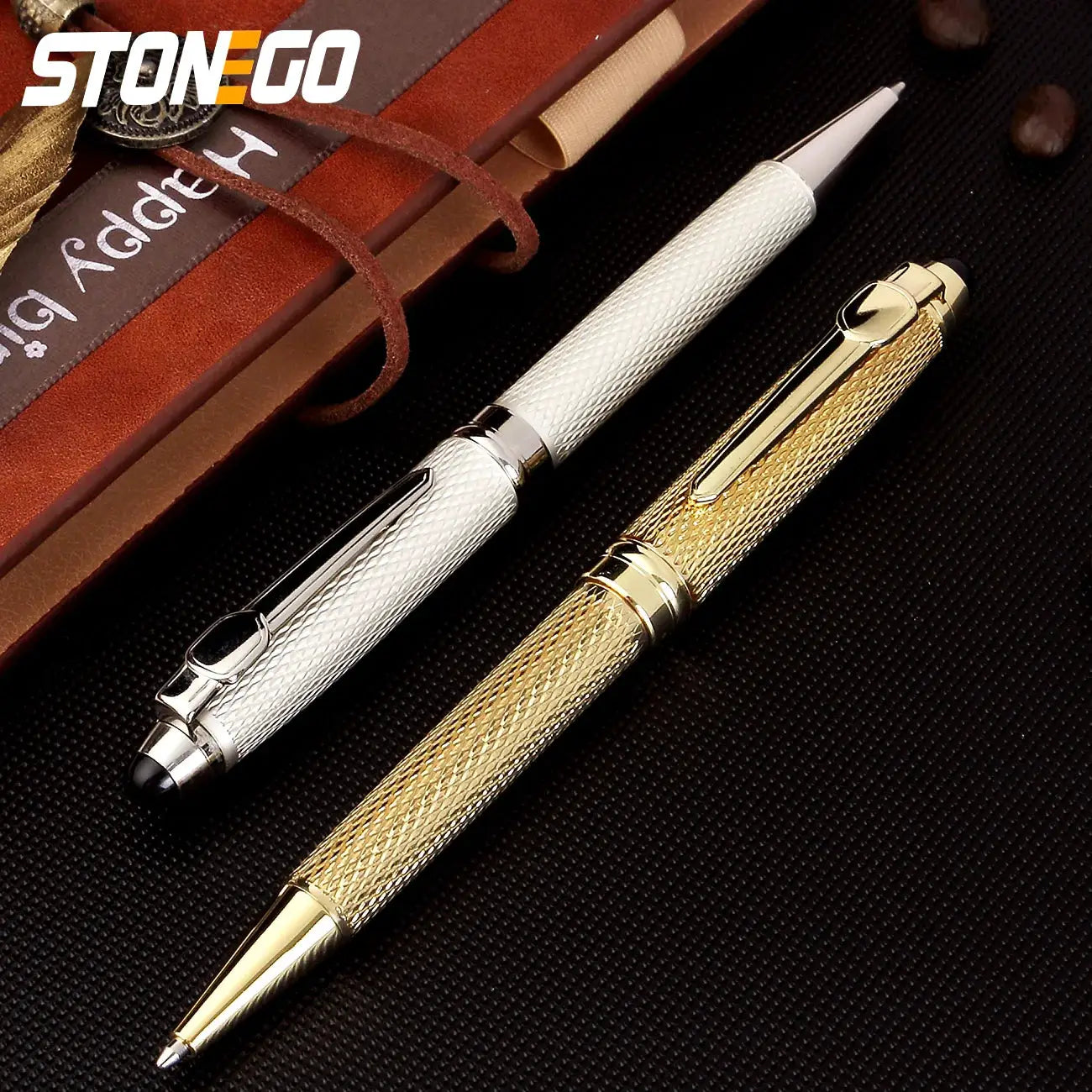 Ballpoint pen set with silver and gold textured metal barrels; Simples Market brand, STONEGO logo visible