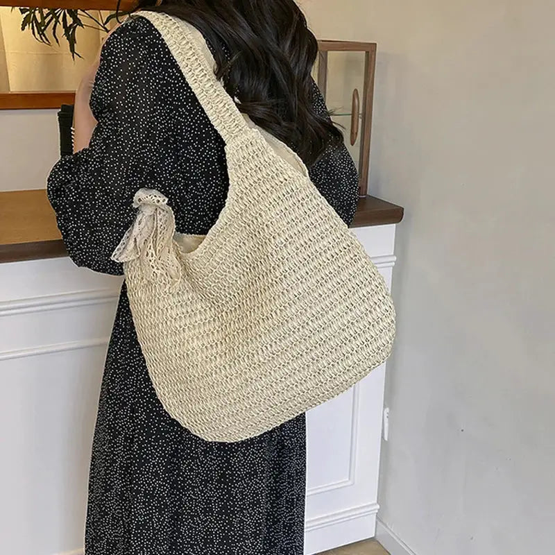 Rattan women's shoulder bag, beige woven straw tote with tassel detail and large capacity for daily use