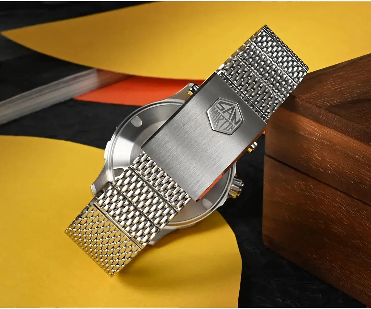 San Martin diver watch 39.5mm V2 NH35 automatic, stainless Milanese bracelet, logo clasp, 200m water resistant.