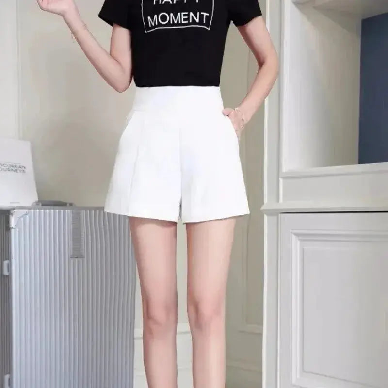 Simples Market Women white high-waist A-line loose wide-leg shorts.