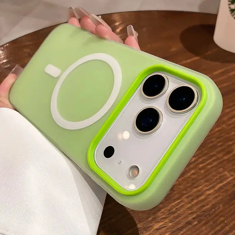 MagSafe bumper case in neon-green liquid silicone by Simples Market for iPhone, 2-in-1 magnetic shockproof design.