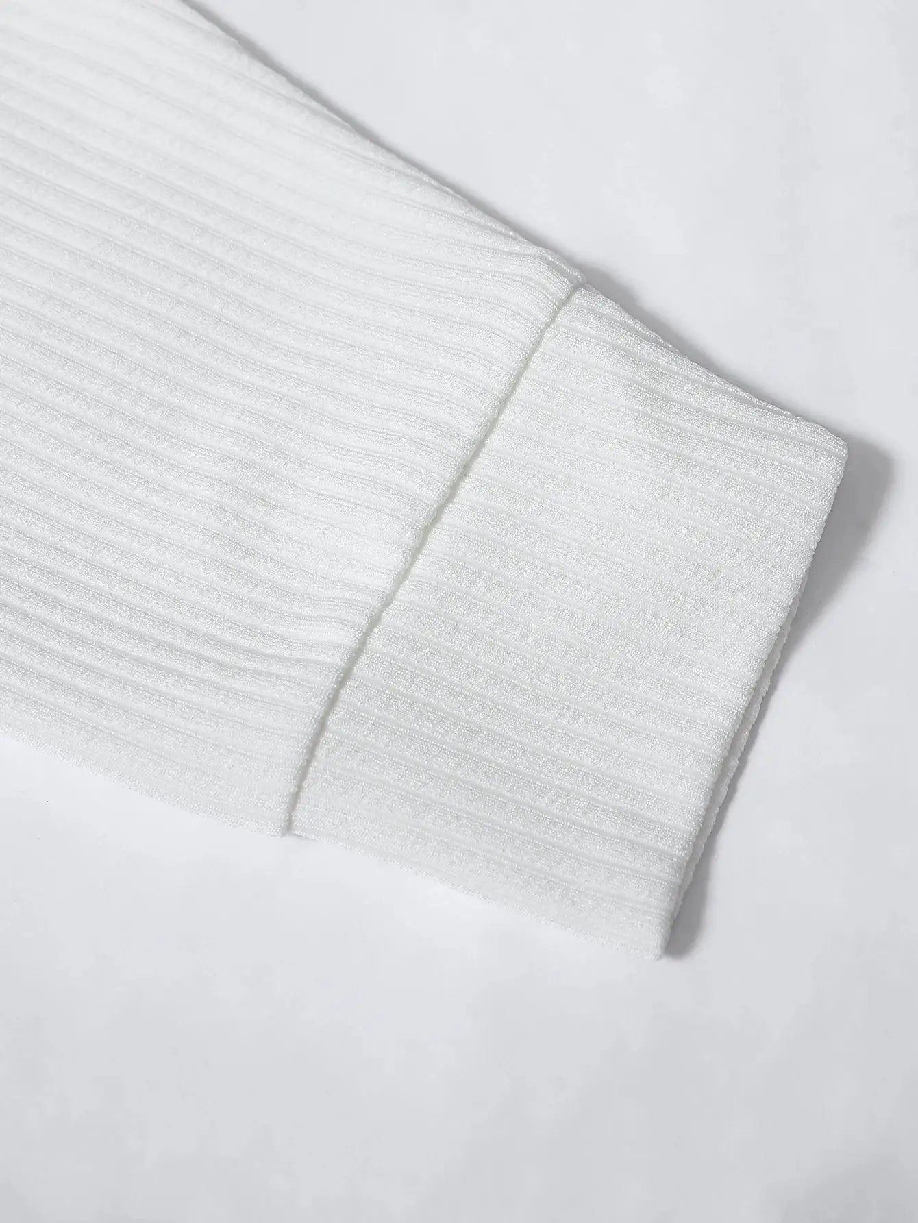 Simples Market men's white ribbed long-sleeve polo shirt fabric close-up