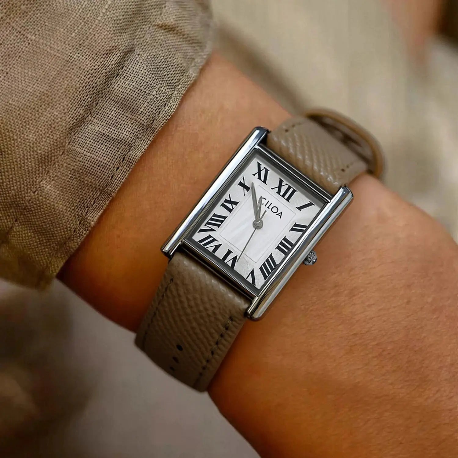 Ciloa men's luxury retro square watch with a gold-tone case, cream dial, and brown leather strap.