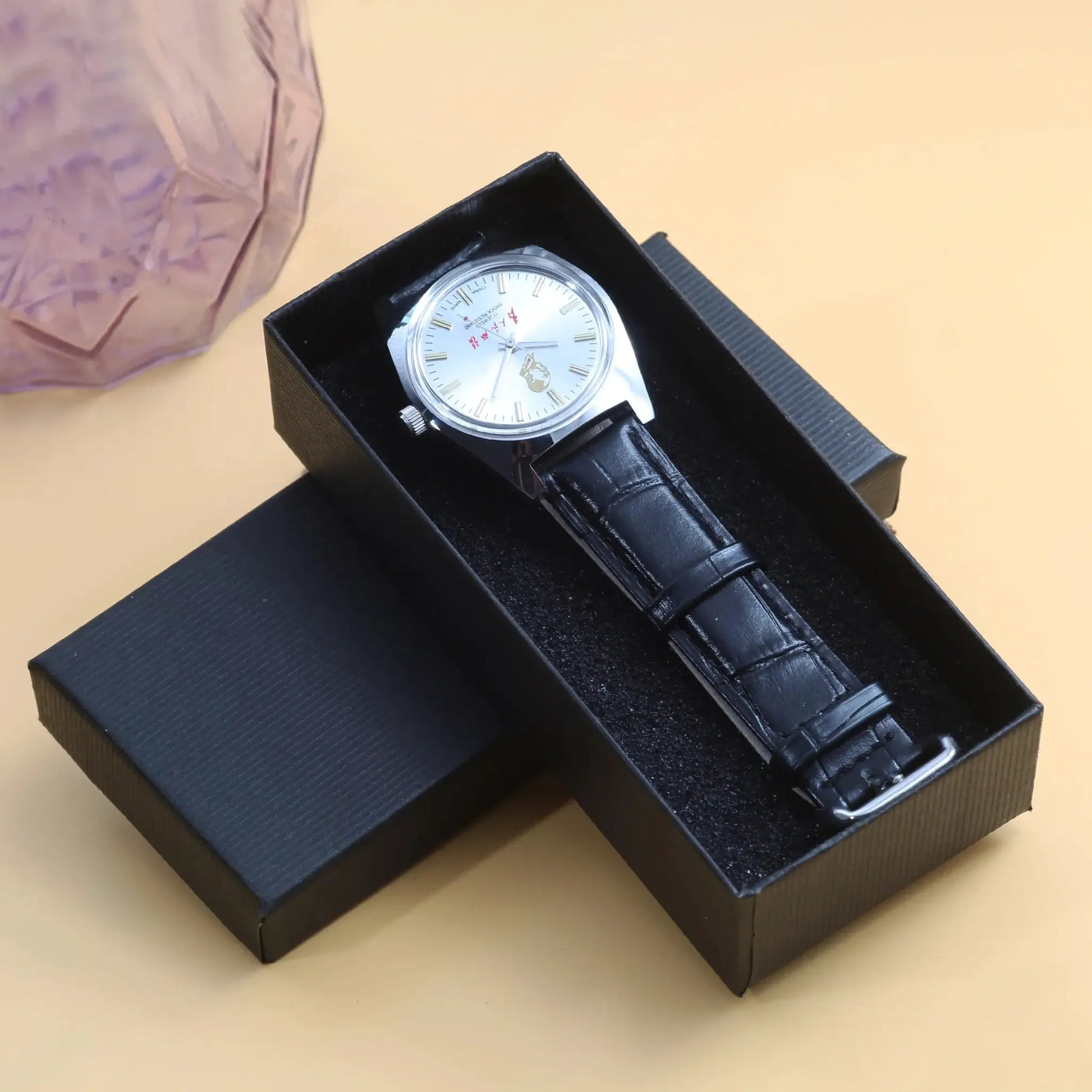 Hand-wind mechanical men's watch 7120, 36mm, white dial with gold-tone indices, black leather strap in box.