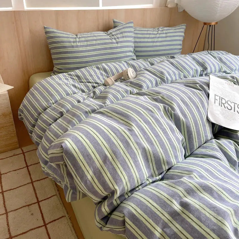 Duvet cover set with two pillowcases by Simples Market in 100% cotton blue-green striped pattern