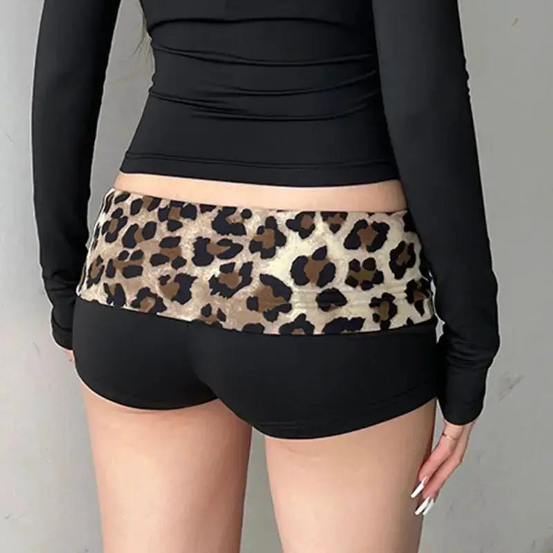 Booty shorts with leopard patchwork waistband, black low waist by Simples Market