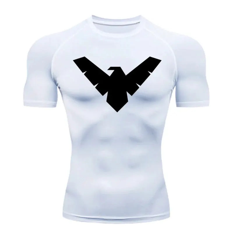 Simples Market white men's short-sleeve compression athletic shirt with black logo, quick-dry gym top.
