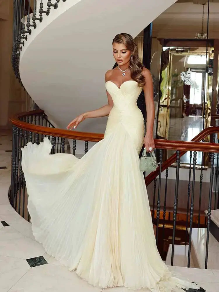 Sumnus Mermaid Yellow Prom Dress With Sweetheart Neckline And Pleats