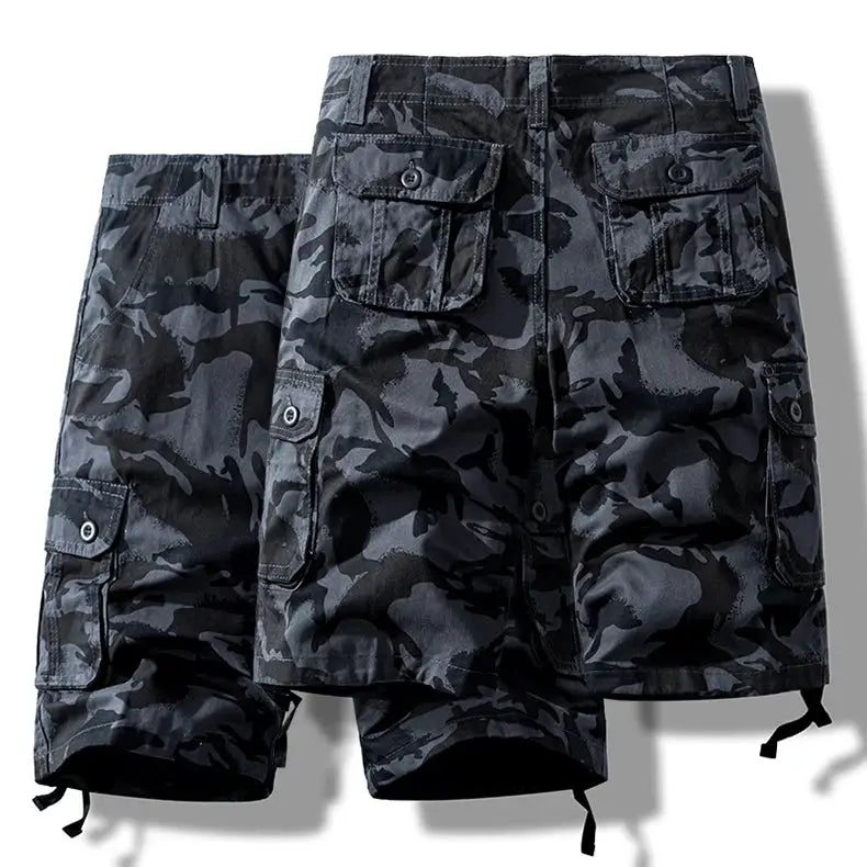 Men's cotton camouflage cargo shorts by Simples Market with multiple pockets