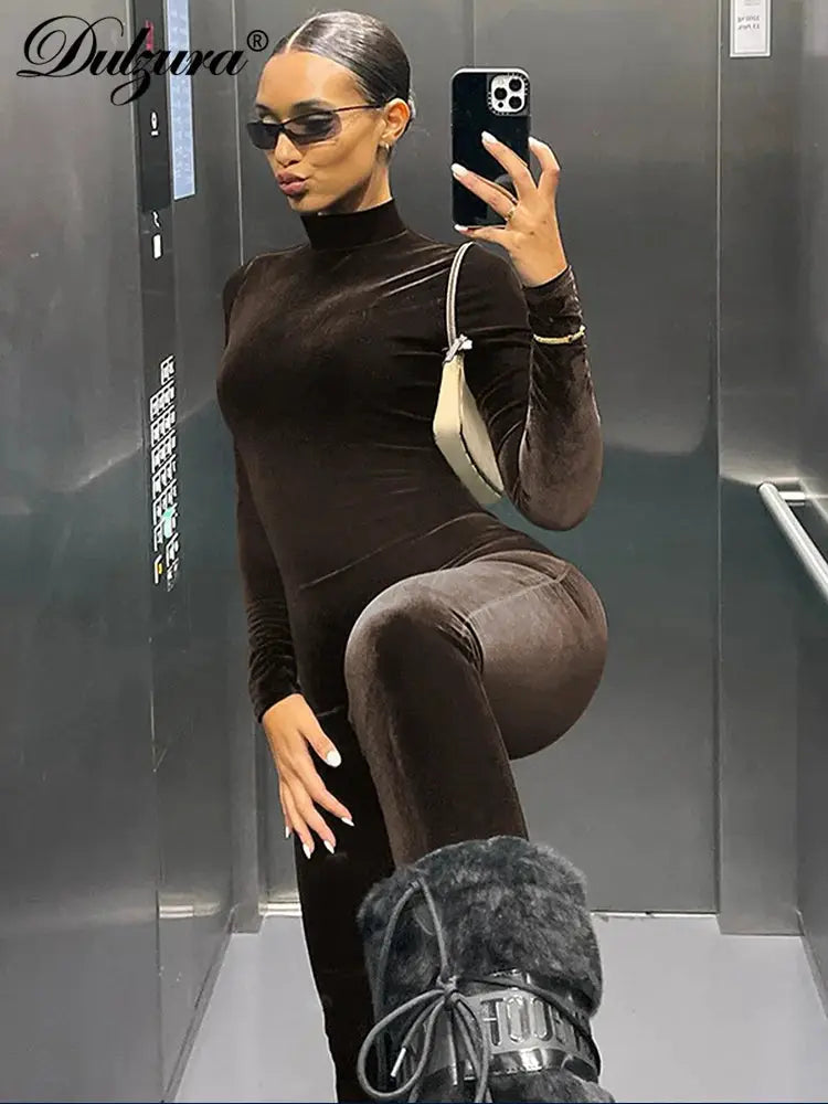 Dulzura velvet zipper jumpsuit by Simples Market, brown long-sleeve O-neck bodycon romper