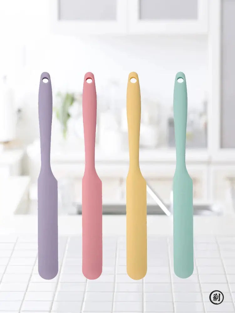 Food Grade Silicone Cream Scraper And Cake Spatula With Long Handle Heat Resistant Kitchen Baking Tool