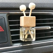 Empty Glass Diffuser Bottle For Car Aromatherapy Refillable Car Perfume Diffuser With Wooden Cap Fragrance Ornament