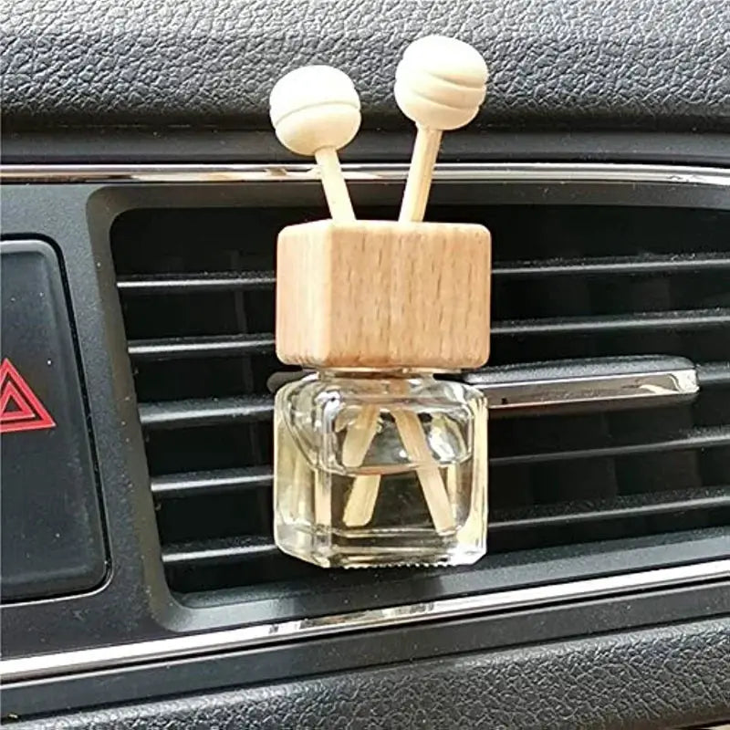 Empty Glass Diffuser Bottle For Car Aromatherapy Refillable Car Perfume Diffuser With Wooden Cap Fragrance Ornament