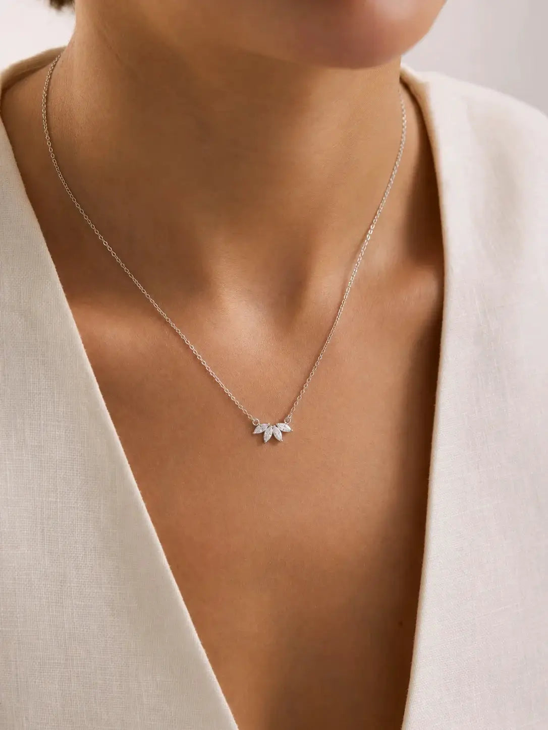 Gold Pendant Necklaces For Women Exquisite Fashion Jewelry Gift Collection Timeless Elegant Styles