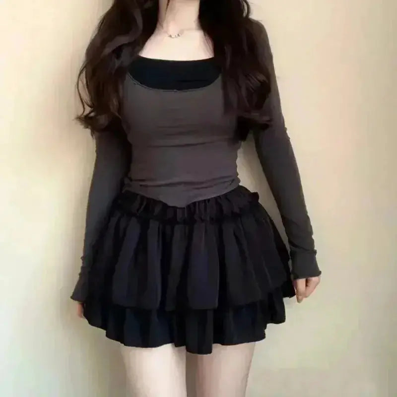 Simples Market mini A-line skirt with layered black ruffles and high-waist design.