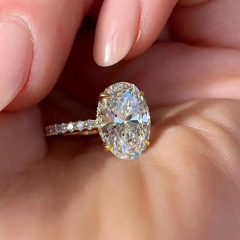 Huitan Oval Dazzling Brilliant CZ Stone Ring Four Prong Setting Wedding Anniversary Gift For Wife And Girlfriend - Simples Market