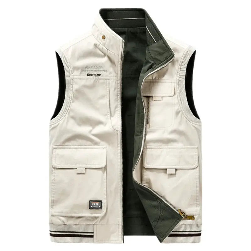 Beige men's multi-pocket utility vest with front zip, flap pockets, sleeveless, cotton daily wear Simples Market