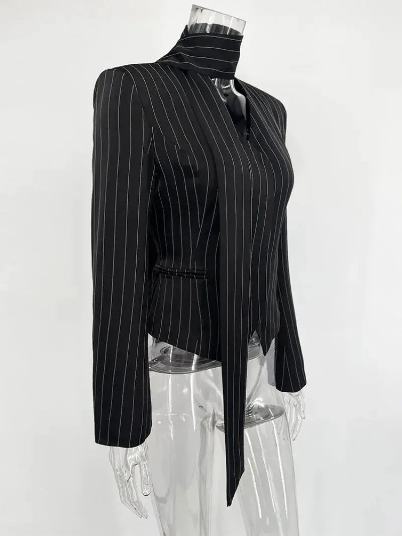 Trendix Elegant blazer 2-piece set for women, black pinstripe jacket