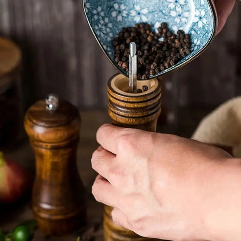 Classical Oak Wood Pepper Spice Mill Grinder Set With Adjustable Ceramic Grinding Core For Handheld Seasoning