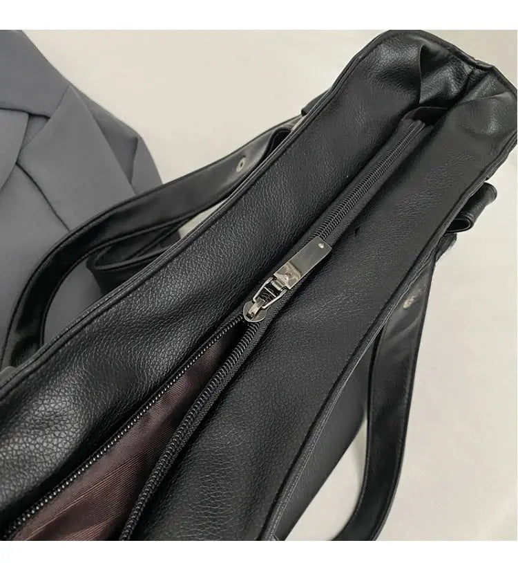 Soft interior compartment shoulder bag, black PU leather with silver zipper by Simples Market