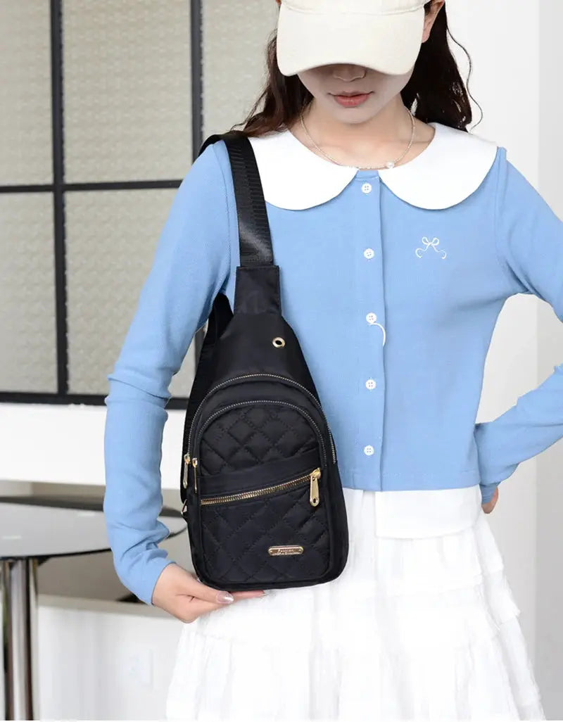 Simples Market black quilted large-capacity chest bag backpack with front zip pockets and crossbody strap
