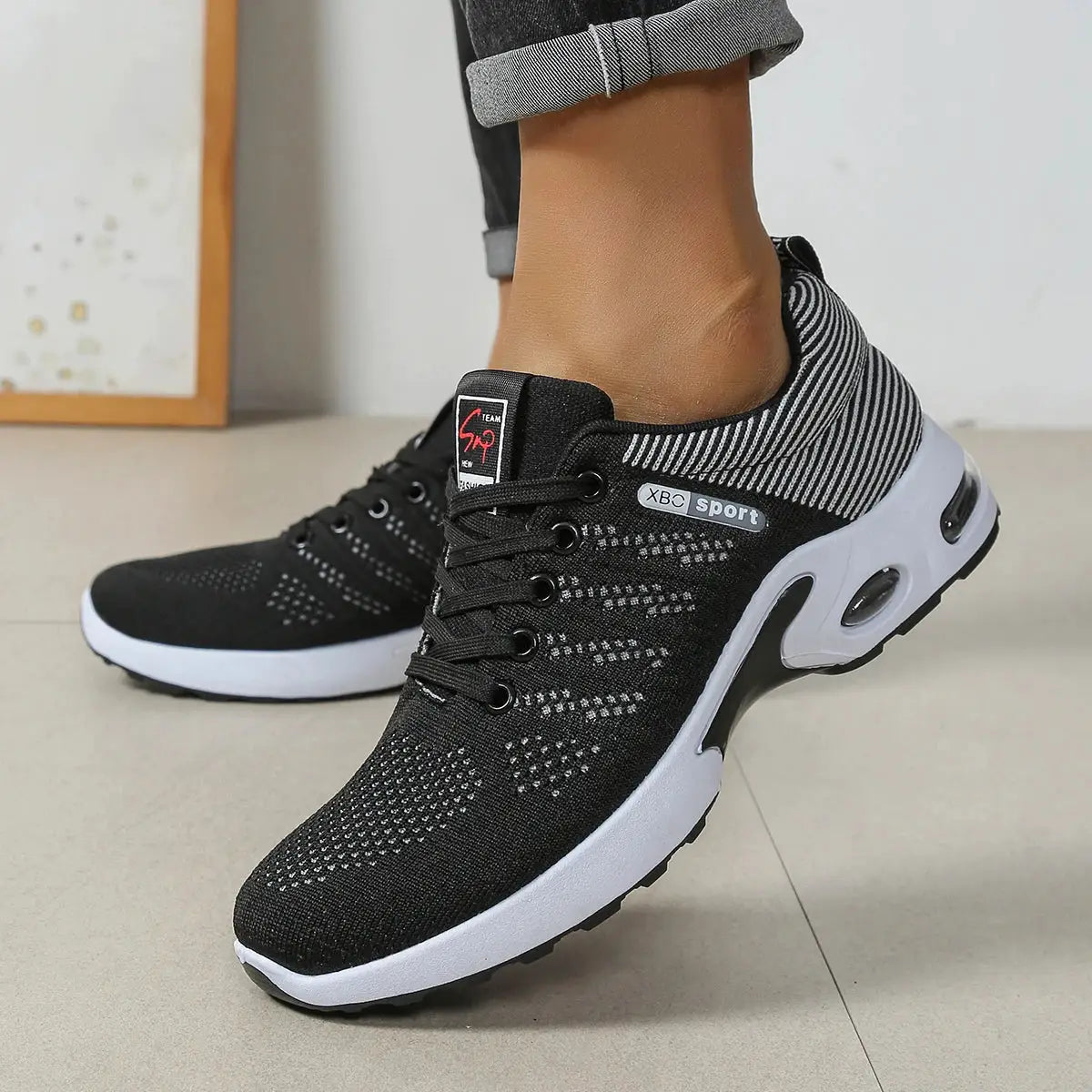 Men's lace-up running shoes in black knit with white sole, XBC sport, Simples Market