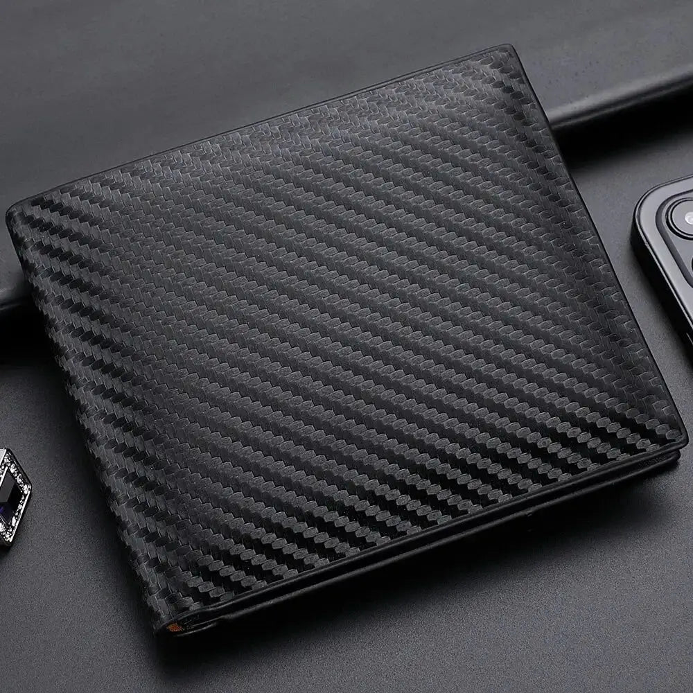 Simples Market 2026 men's carbon fiber short wallet with zipper coin pocket.