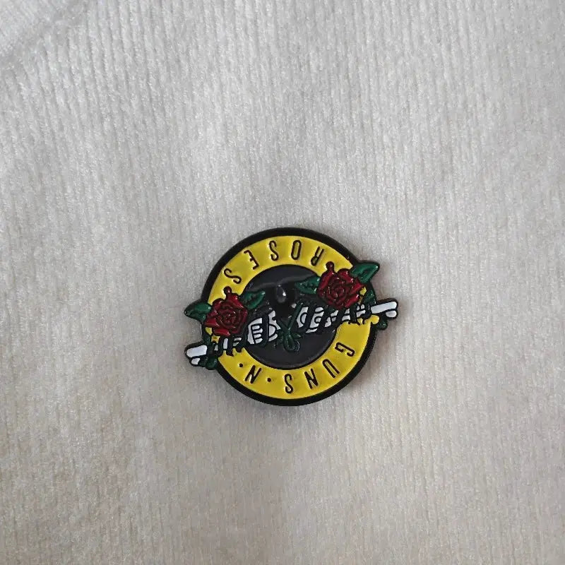 Guns N Roses English Letter Brooch Rock Band Music Jewelry Badge Trendy Versatile Clothing Bag Accessory