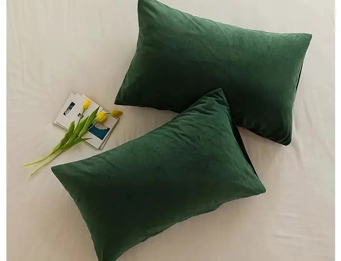 Simples Market green velvet cushion covers, 30x50 cm, pair for living room sofa.
