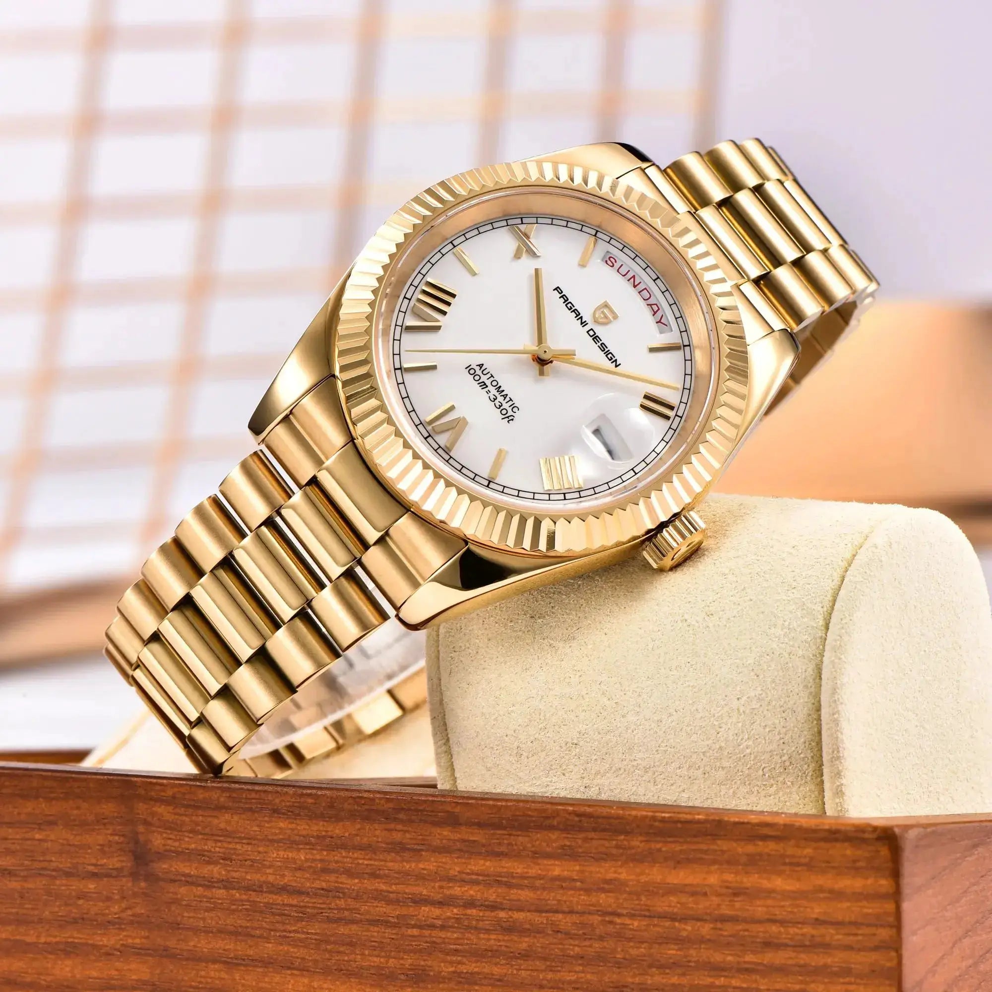 Pagani Design DD40 gold-tone men's wristwatch with white dial