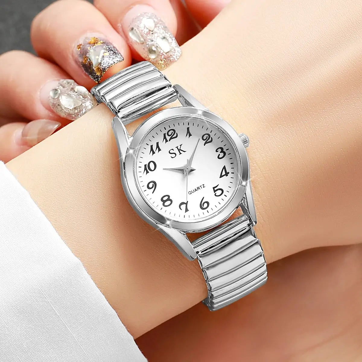 AuroraTime Elegant Small Dial Women Watch 28mm Quartz Movement With Elastic Strap For Everyday Wear