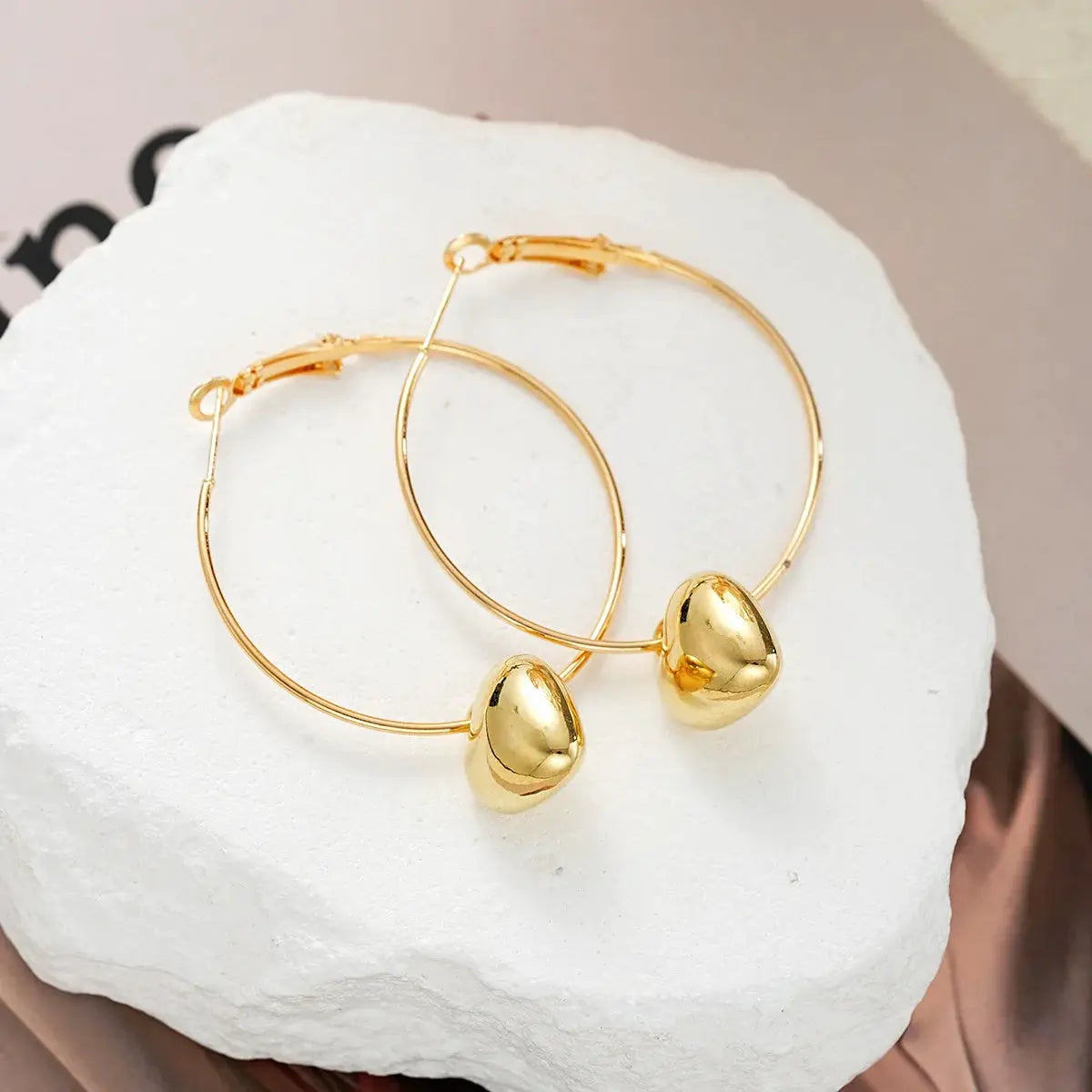2024 New Heart Pendant Drop Earrings For Women Oversized Gold Circle Hoop Earrings Korean Inspired Jewelry Gift