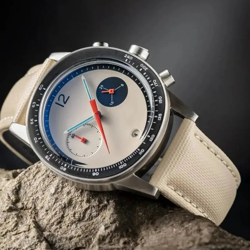 CILOA2025 men's quartz watch by Simples Market, white dial with black bezel, beige fabric strap, waterproof.