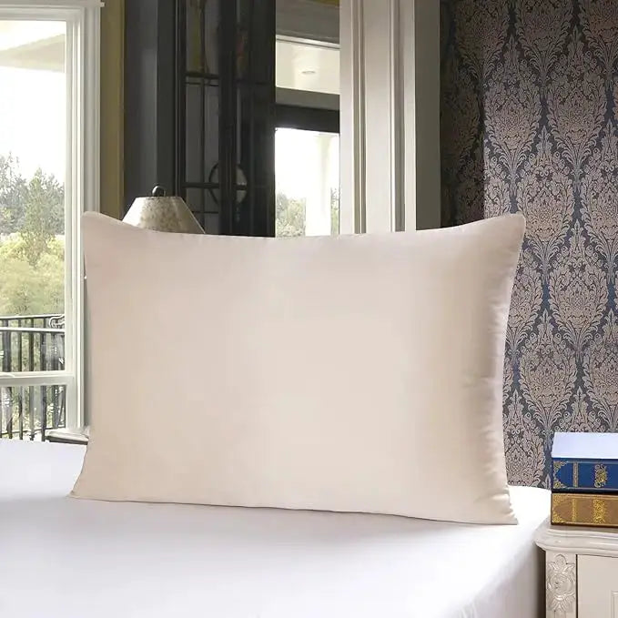 Silk pillowcase from Simples Market; cream Mulberry silk, 19 momme, OEKO-TEX certified.