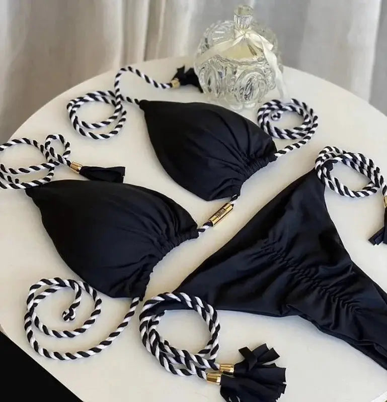 Bikini backless rope triangle swimsuit, black with black-and-white rope ties, Simples Market.
