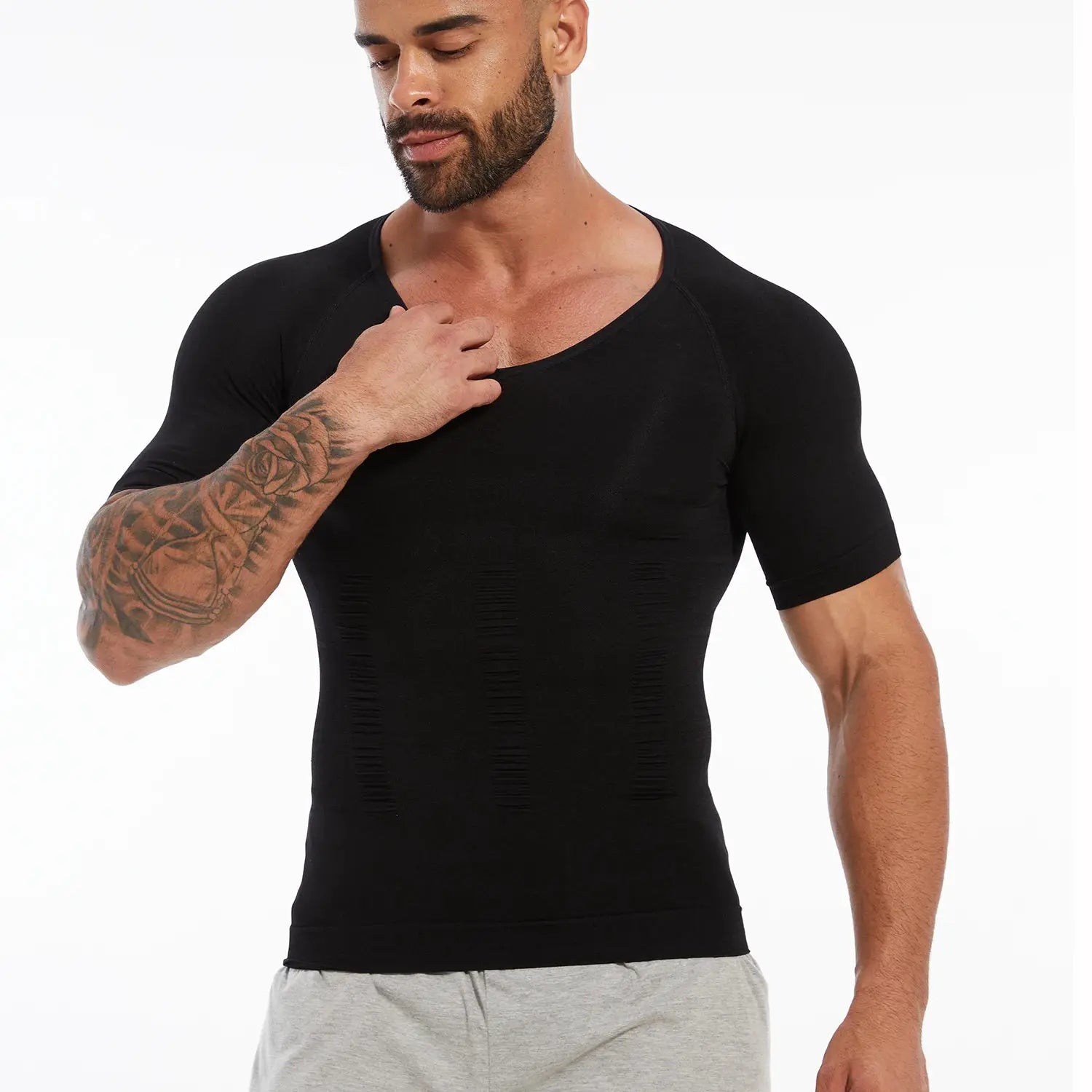 Simples Market men's black short-sleeve compression T-shirt with V-neck and tummy control.