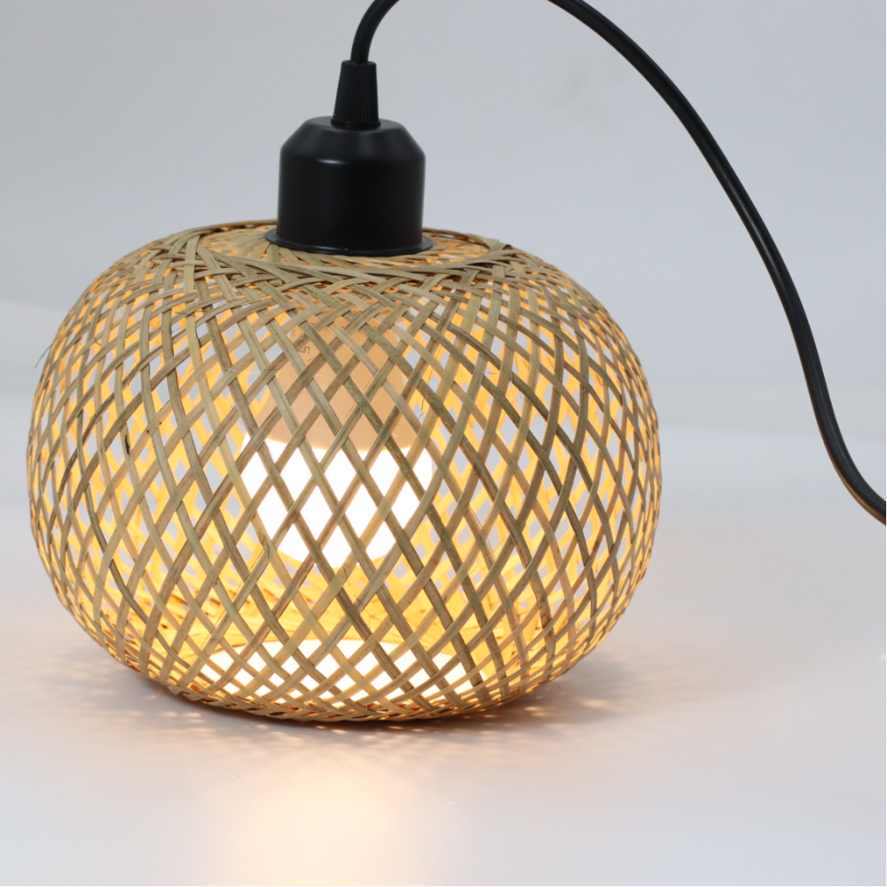 Bamboo pendant lamp with natural rattan lattice, E27 hanging ceiling light for living spaces