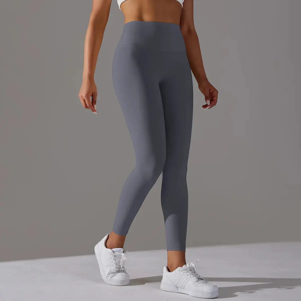 High waist naked-feeling leggings gray-blue by Simples Market for fitness and yoga.