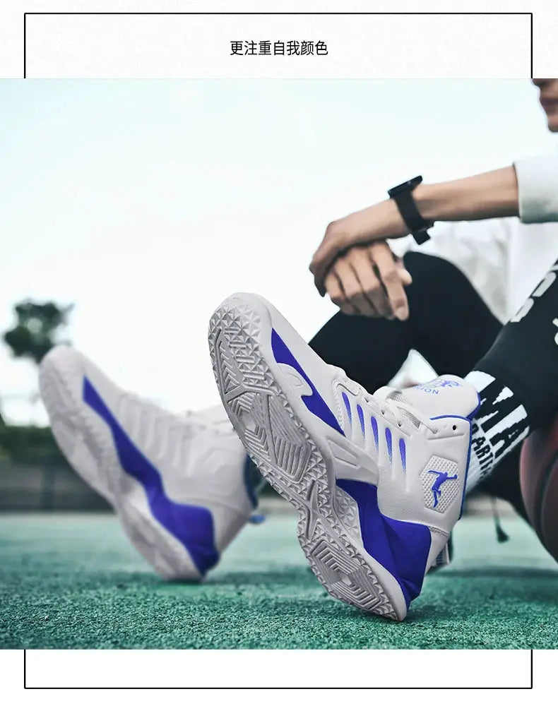 Simples Market men's running sneakers pair in white with blue accents and gray sole.